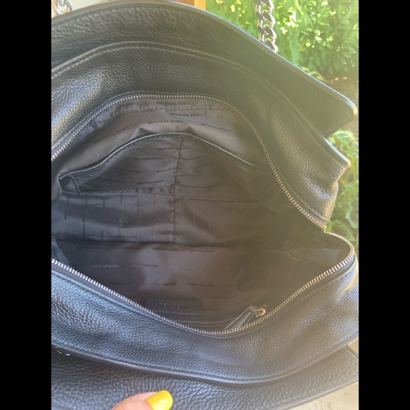 Michael Kors Astor medium studded pebbled leather double chain handle bag NWOT - Picture 14 of 15